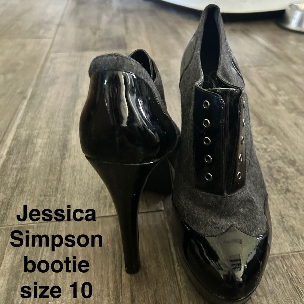 Jessica Simpson Black and Gray Heeled Boots